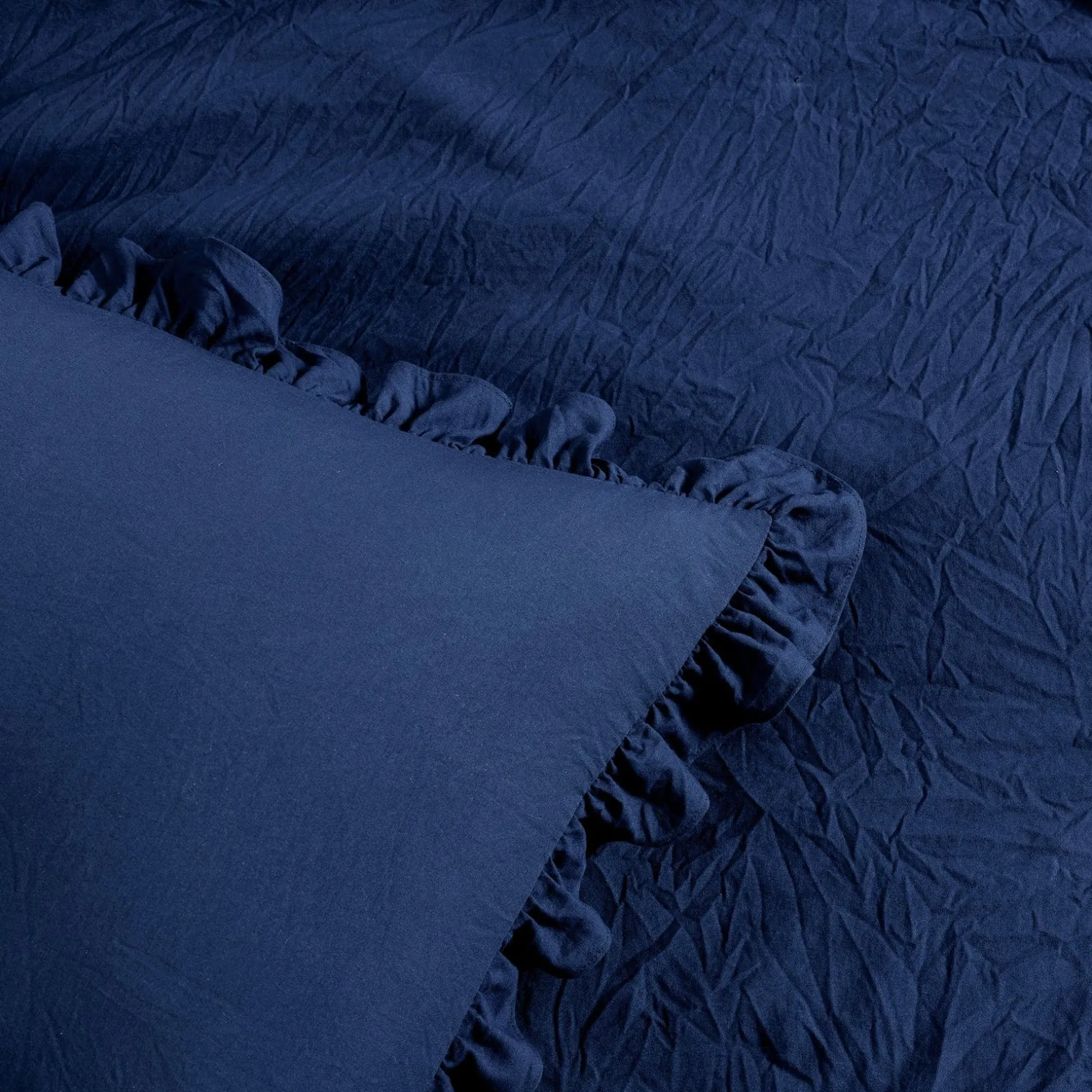 Allison Ruffle Skirt Bedspread Set