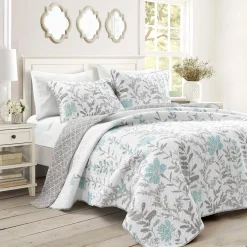 Aprile 3 Piece Quilt Set