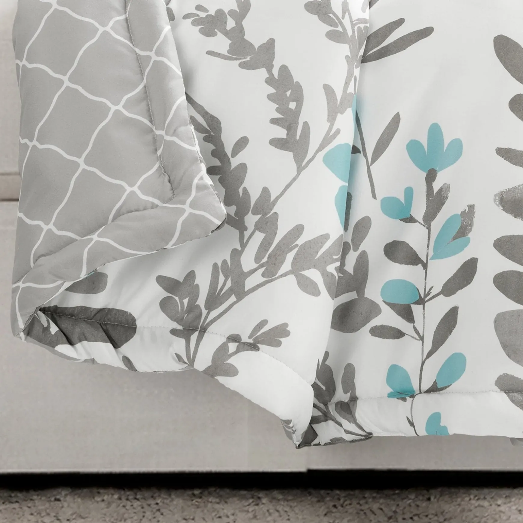 Aprile Reversible Throw