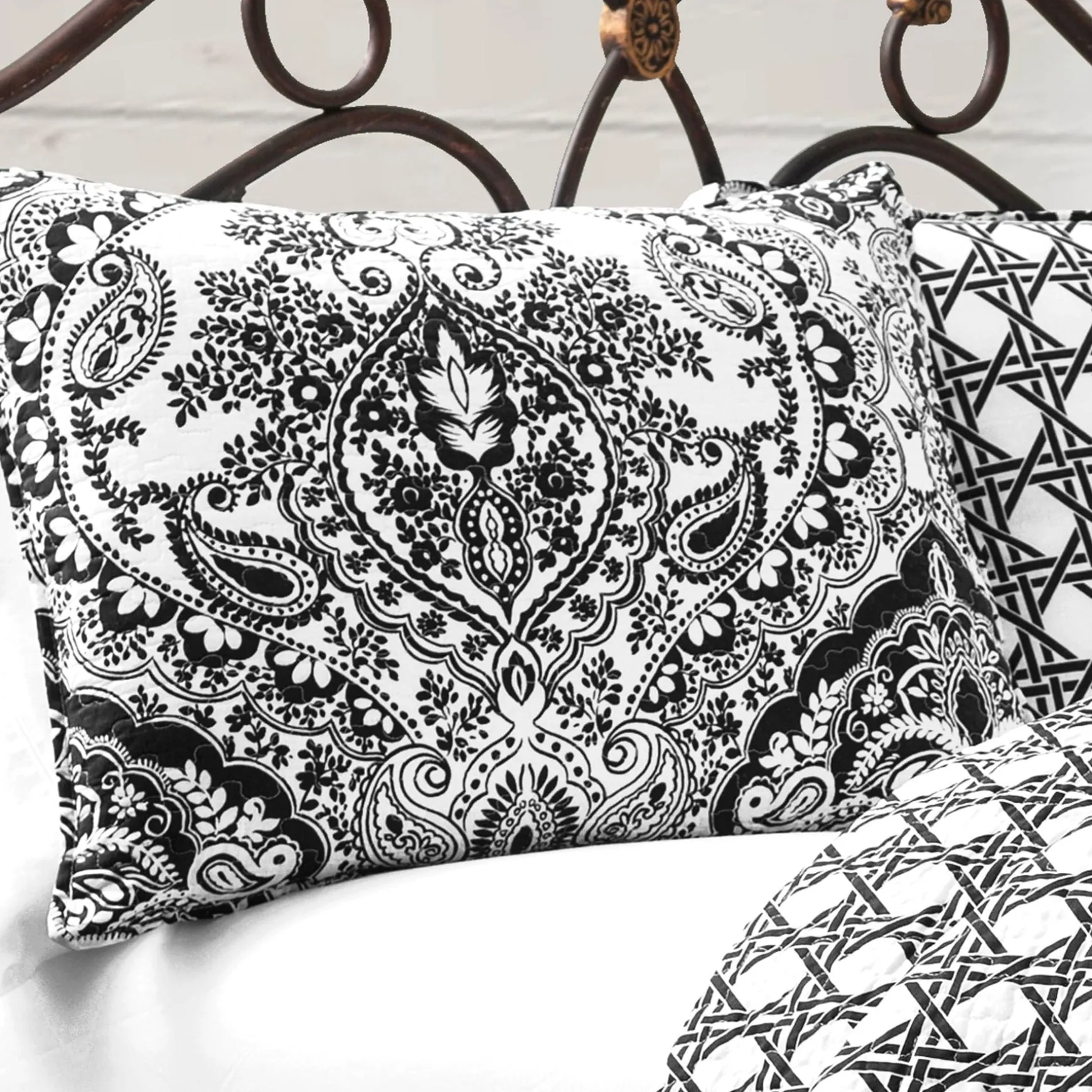 Aubree 3 Piece Quilt Set