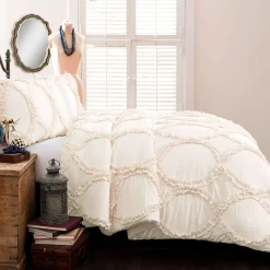 Avon 3 Piece Comforter Set