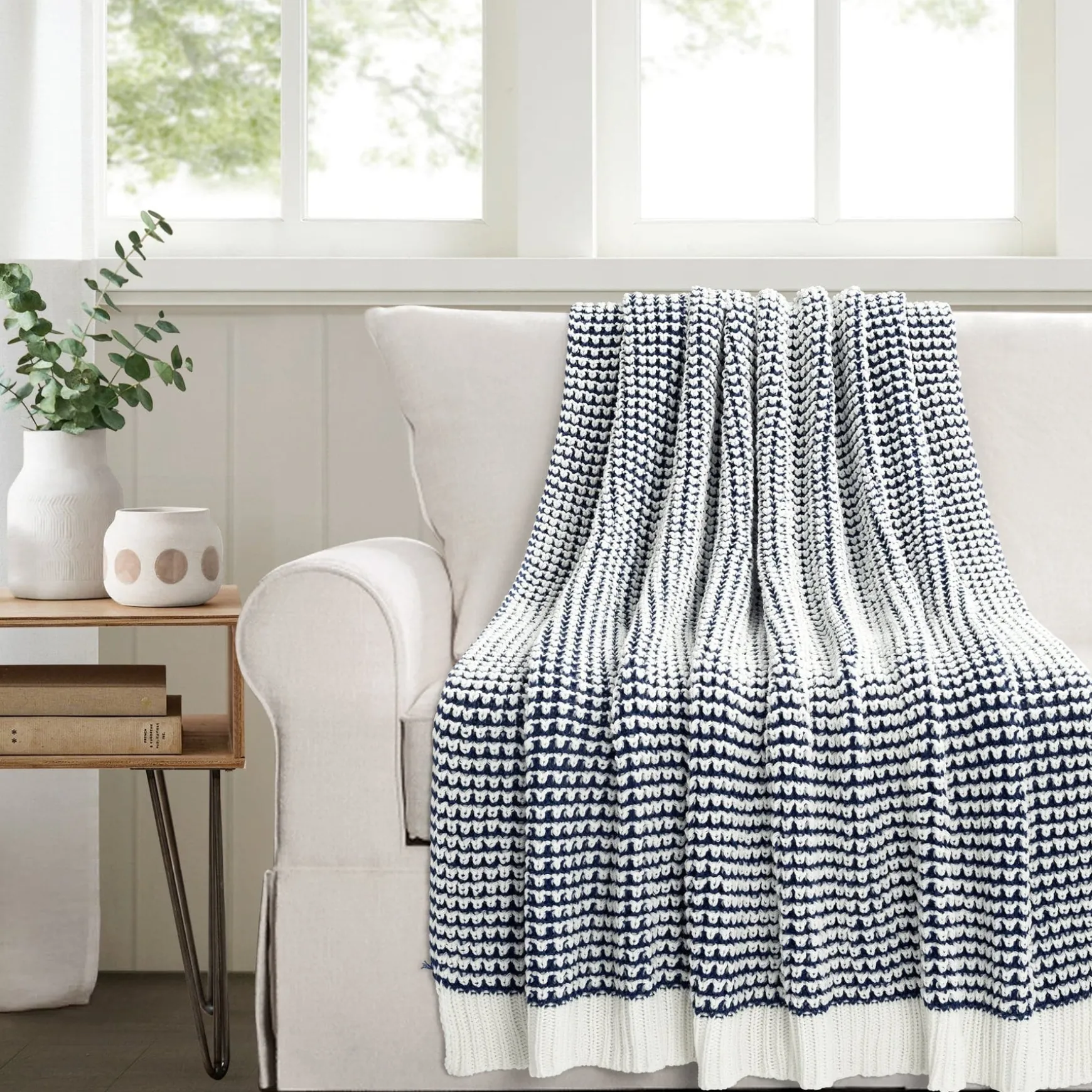 Chic And Soft Knitted Throw