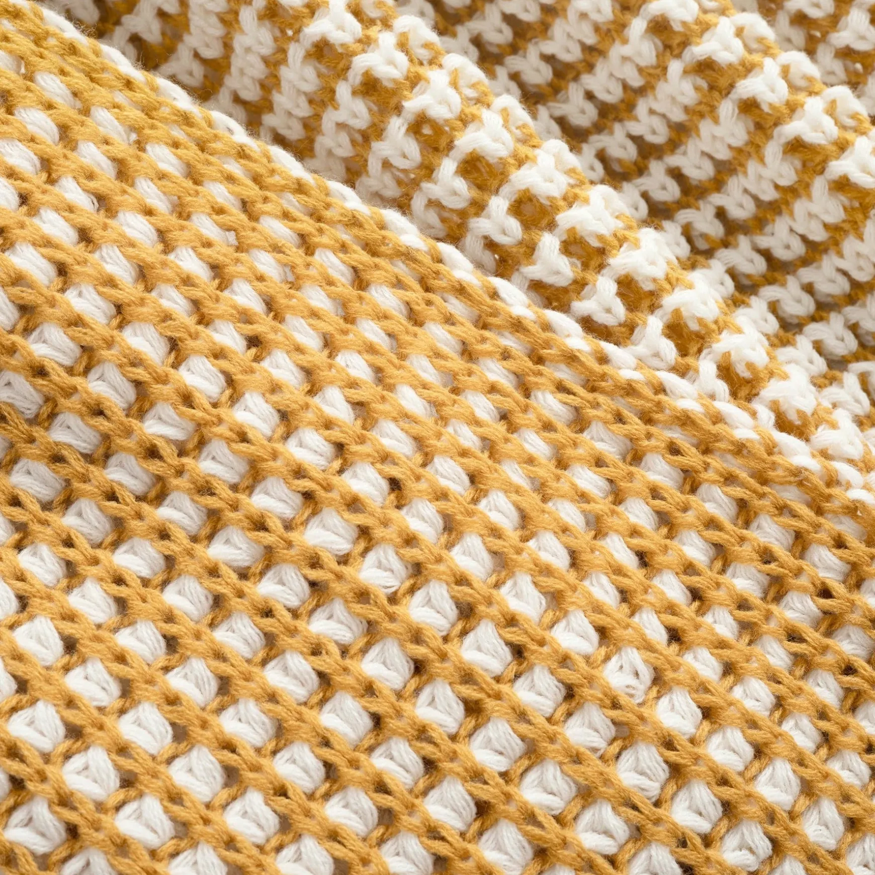 Chic And Soft Knitted Throw