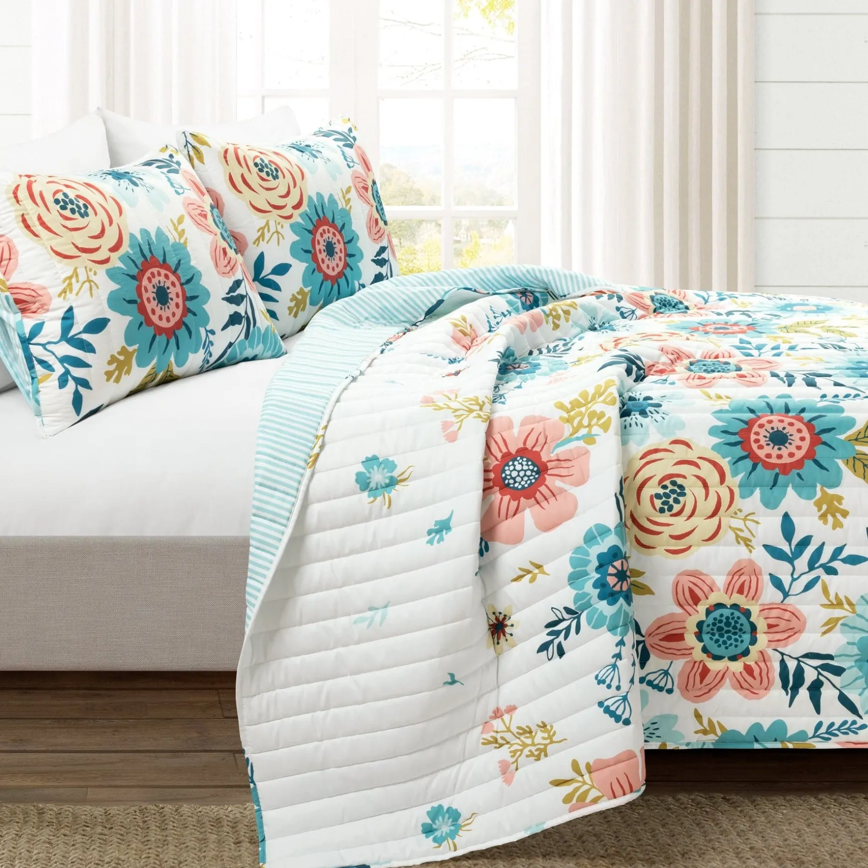 Cottagecore Ariana Flower Reversible Quilt 3 Piece Set
