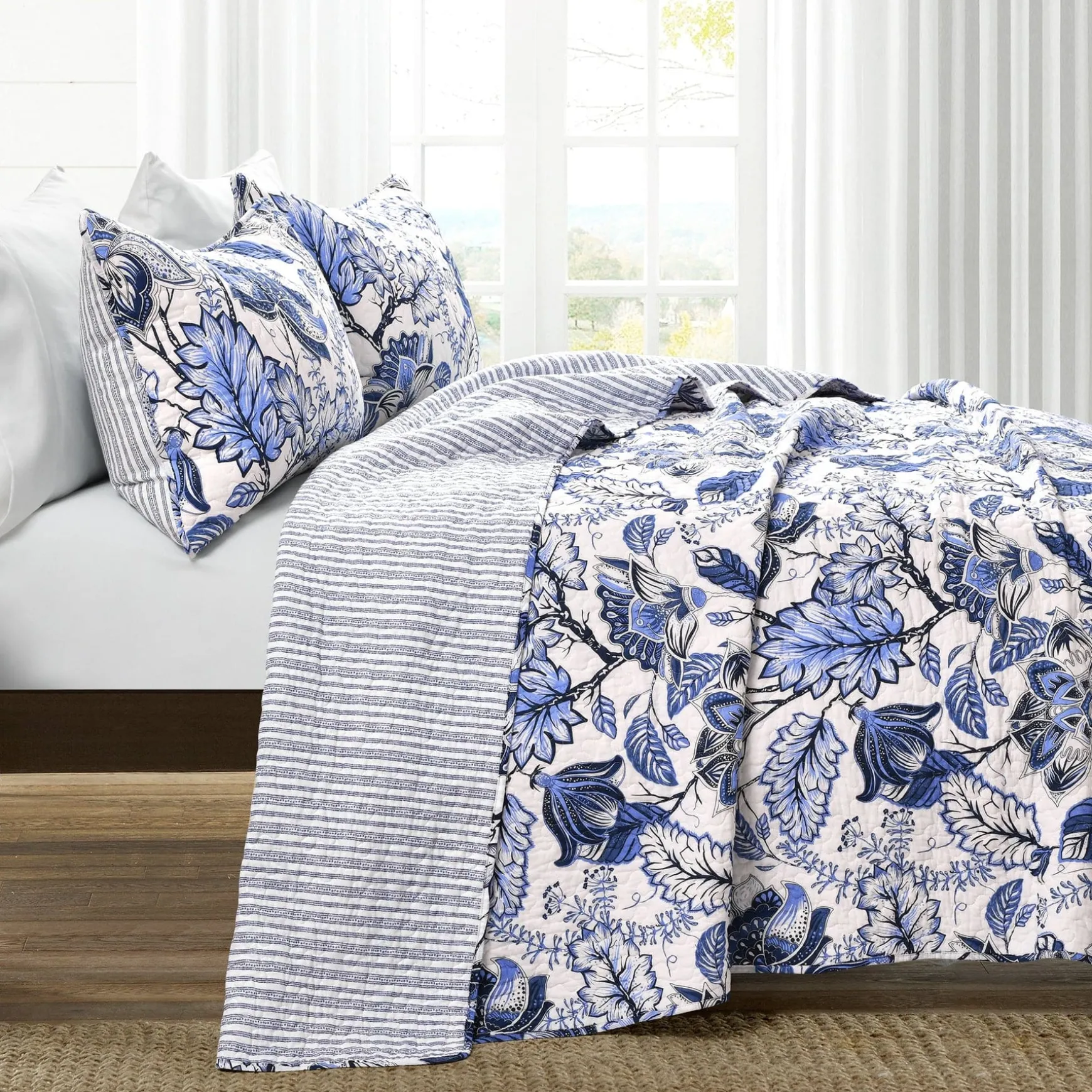 Cynthia Jacobean 3 Piece Quilt Set