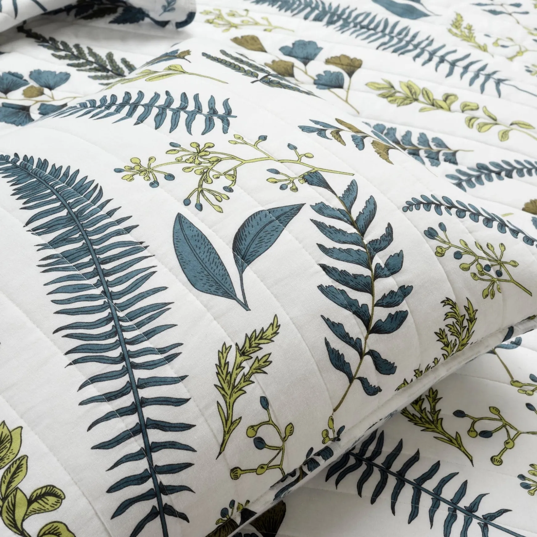 Devonia All Over Cotton Quilt 3 Piece Set