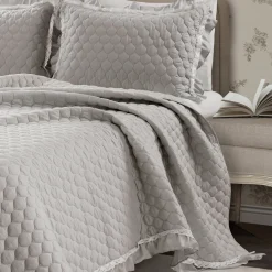 Ella Ruffle Lace 3 Piece Quilt Set