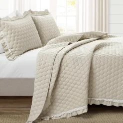 Ella Ruffle Lace 3 Piece Quilt Set