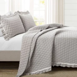 Ella Ruffle Lace 3 Piece Quilt Set