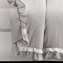 Ella Ruffle Lace Throw