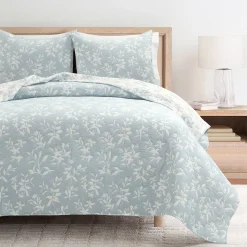 Floral Jacquard Reversible Soft Matelassé 3 Piece Quilt Set