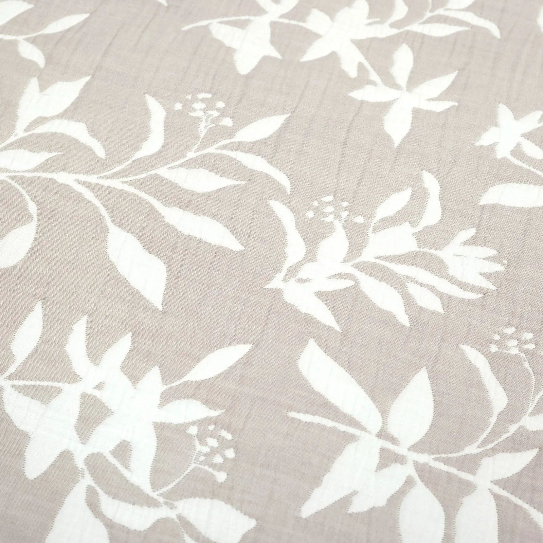 Floral Jacquard Reversible Soft Matelassé 3 Piece Quilt Set