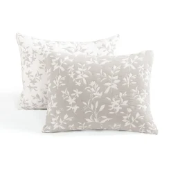 Floral Jacquard Reversible Soft Matelassé 3 Piece Quilt Set