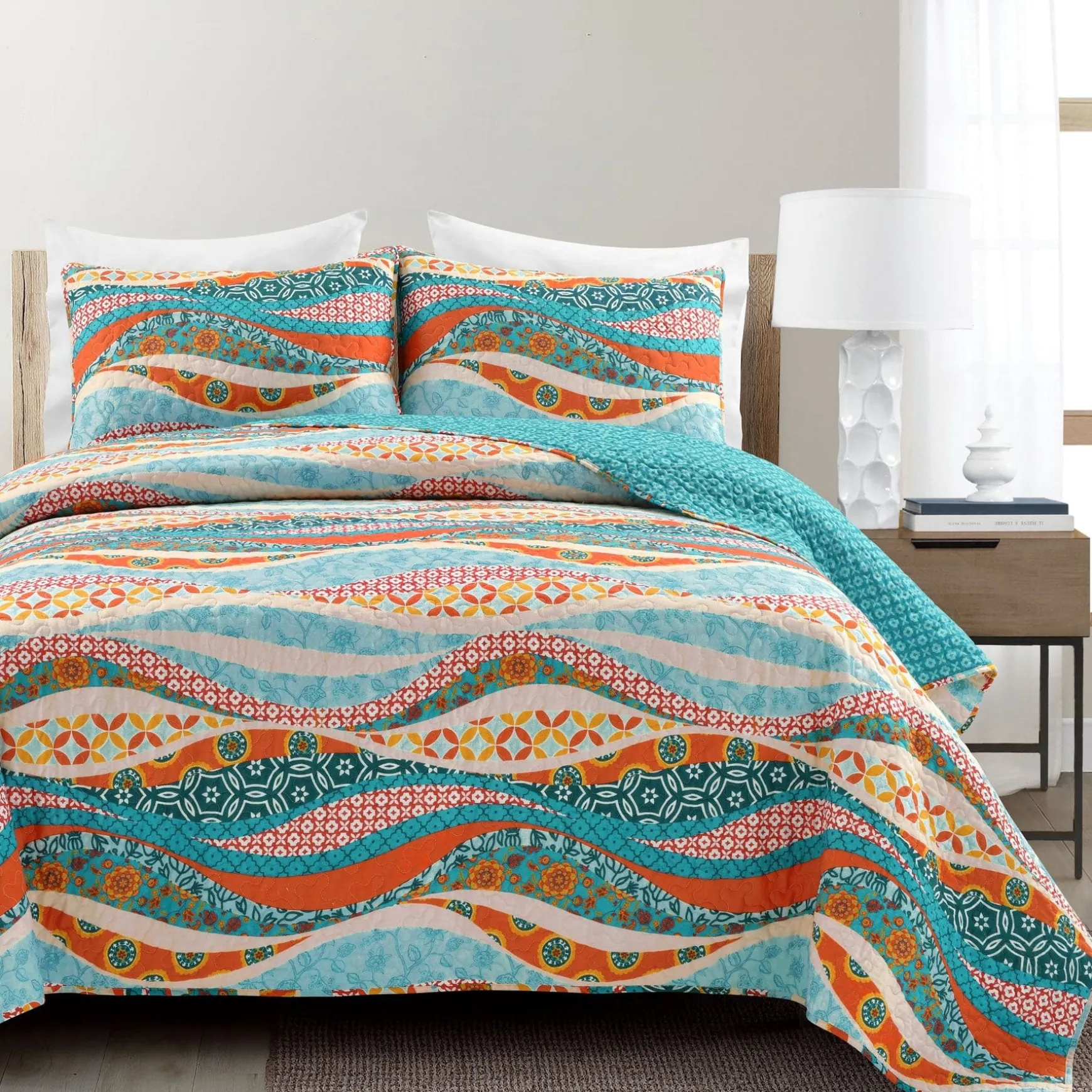 Hailey Watercolor Wave Reversible Cotton Quilt 3 Piece Set