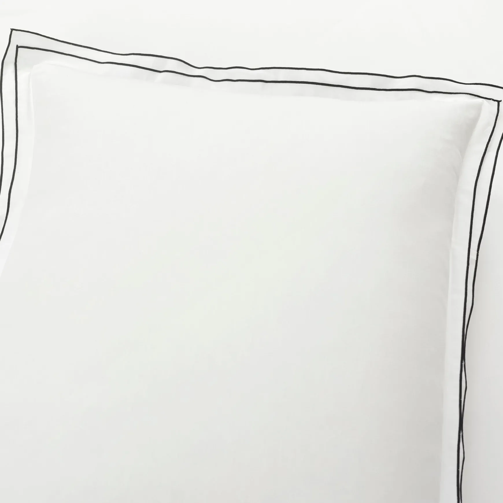 Hampton Double Flange Embroidered Contrast Edge Duvet Cover Set