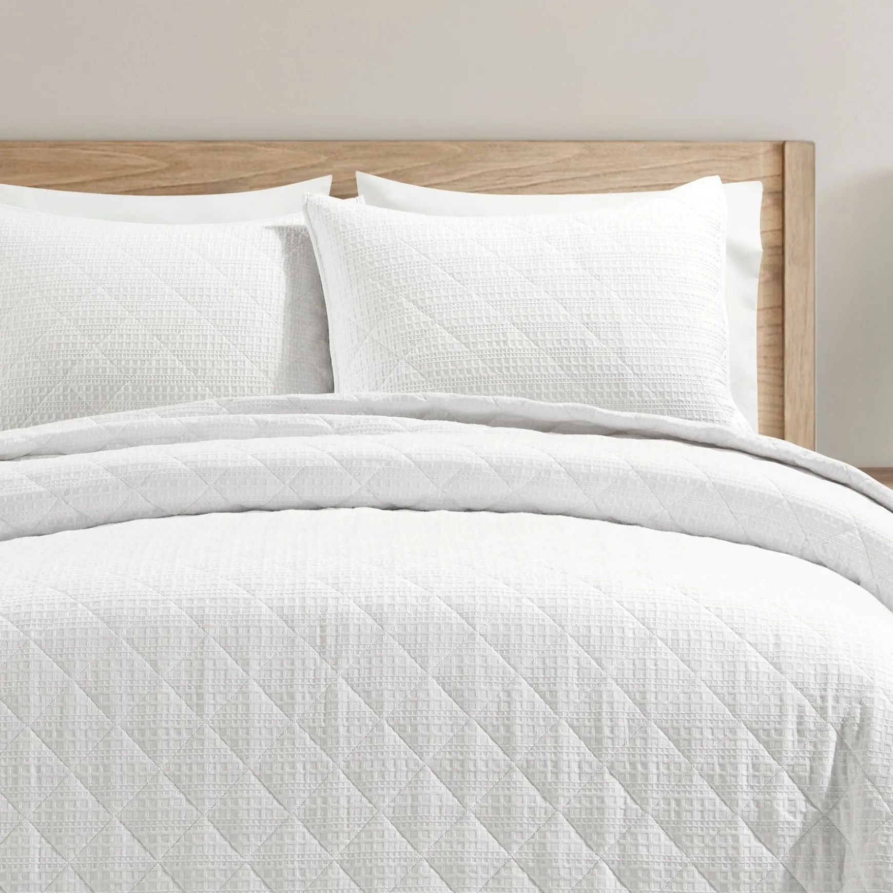 Haniya Solid Waffle Woven Cotton Textured Quilt Set