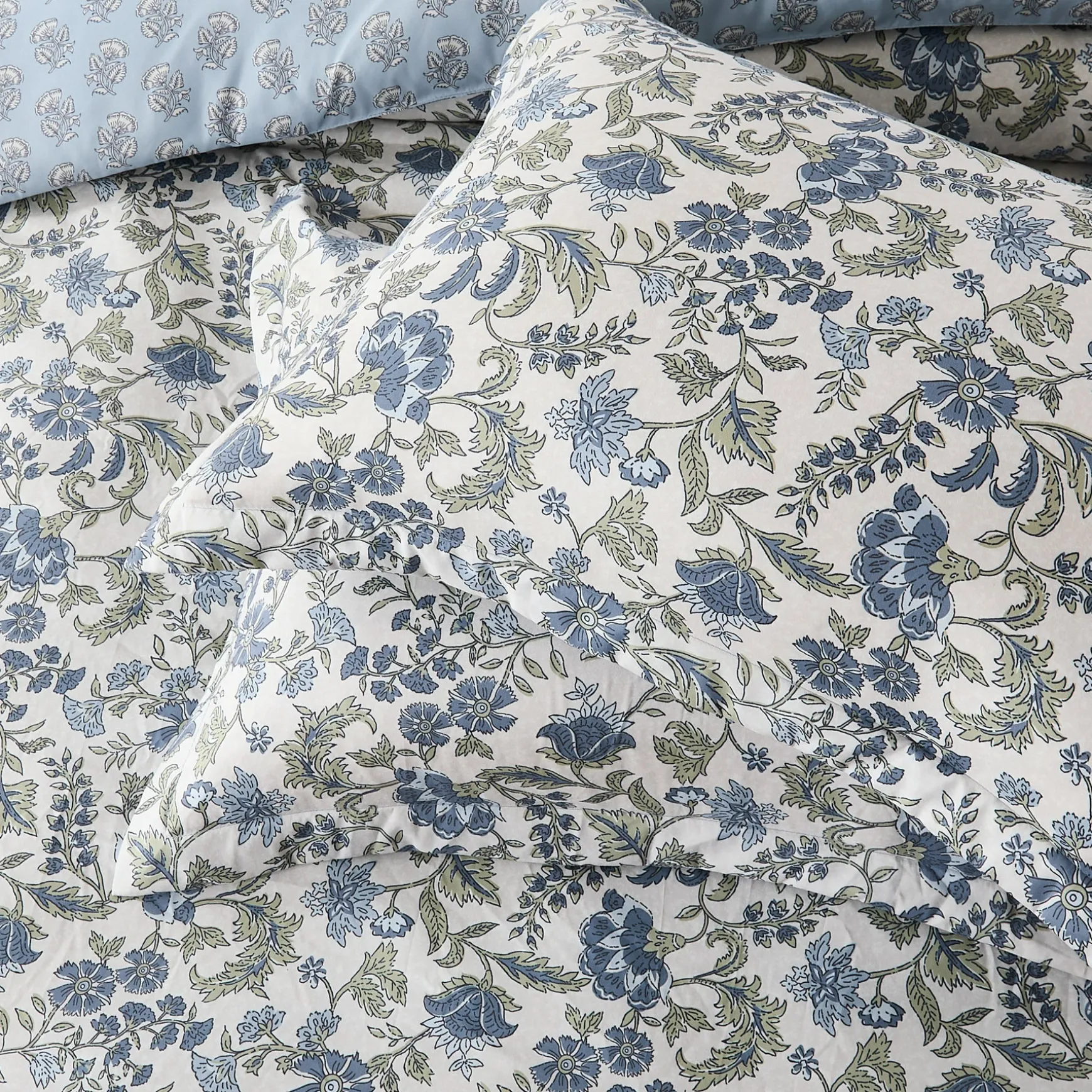 Lillian Block Print Reversible Comforter Set 3Pc
