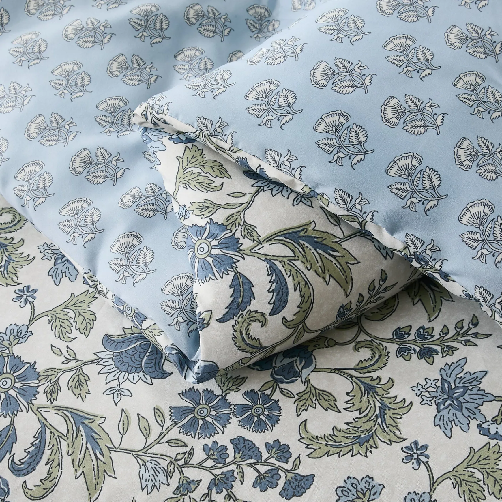 Lillian Block Print Reversible Comforter Set 3Pc