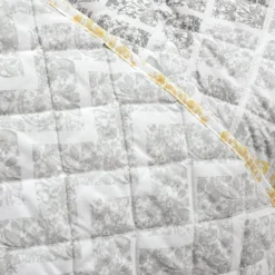 Medallion Ombre Reversible Throw