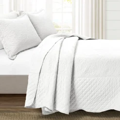 Medallion Scalloped Edge Oversized Bedspread Set