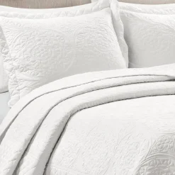Medallion Scalloped Edge Oversized Bedspread Set