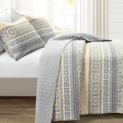 Nesco Stripe 3 Piece Quilt Set