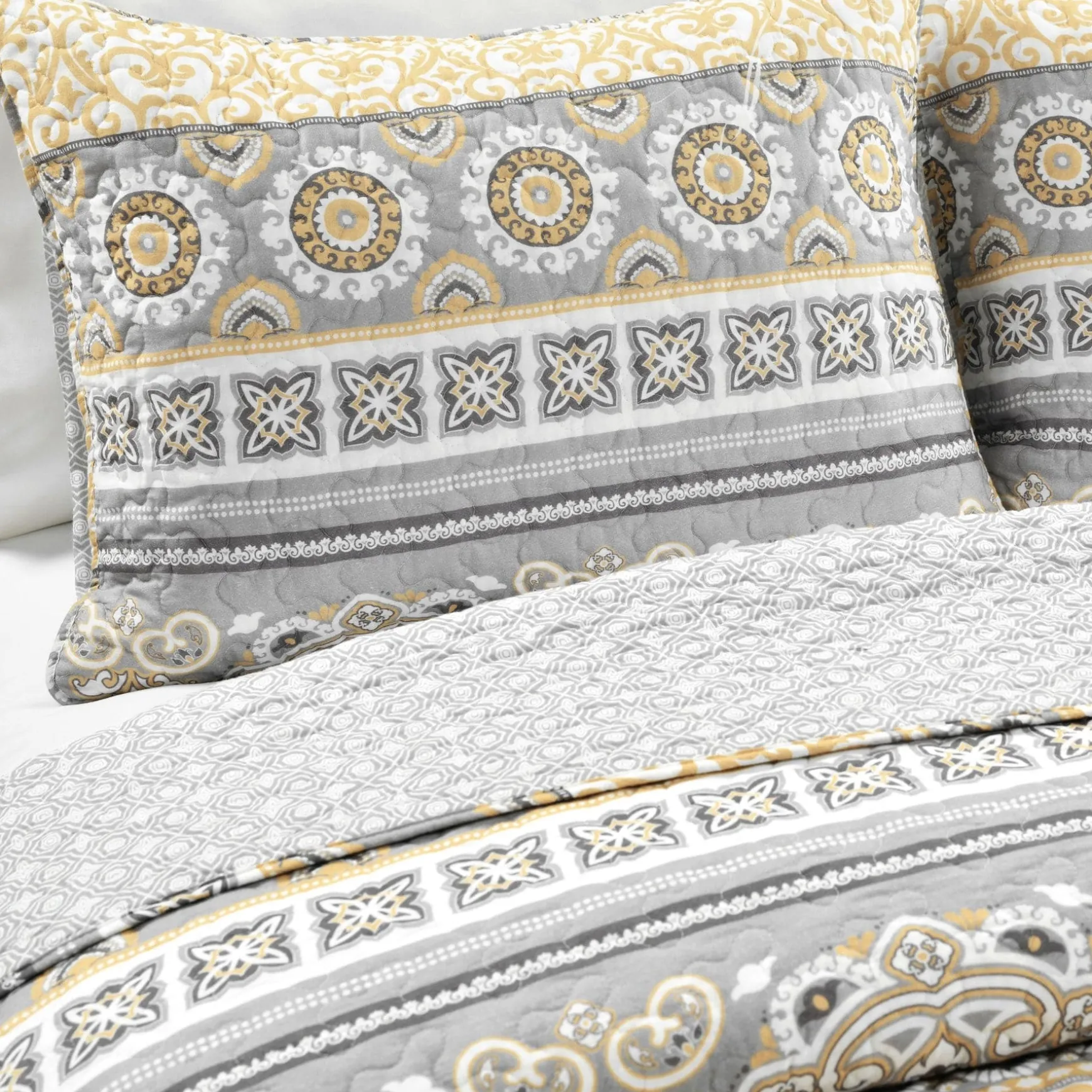 Nesco Stripe 3 Piece Quilt Set