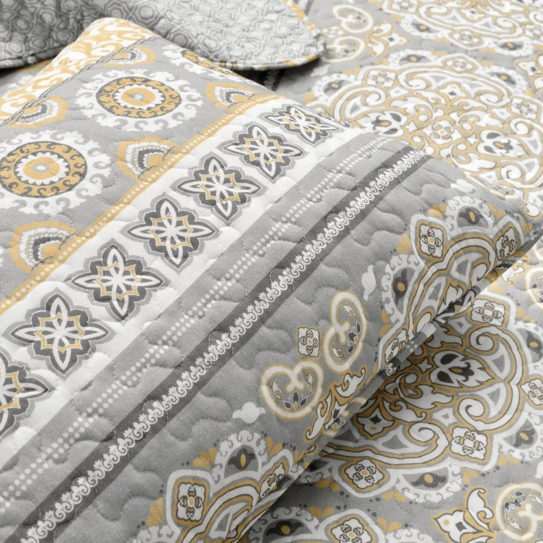 Nesco Stripe 3 Piece Quilt Set