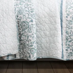 Nisha 3 Piece Quilt Set