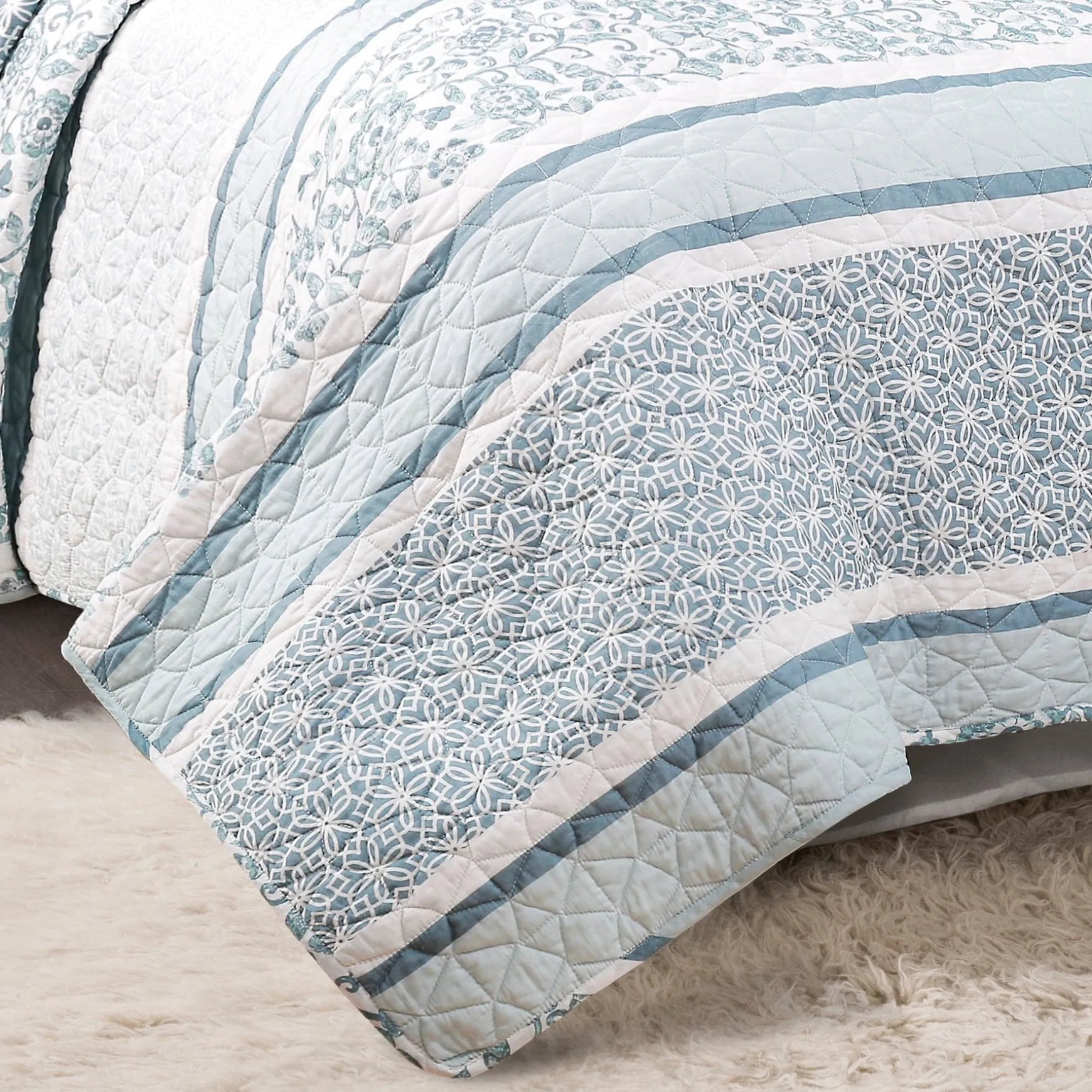 Nisha 3 Piece Quilt Set