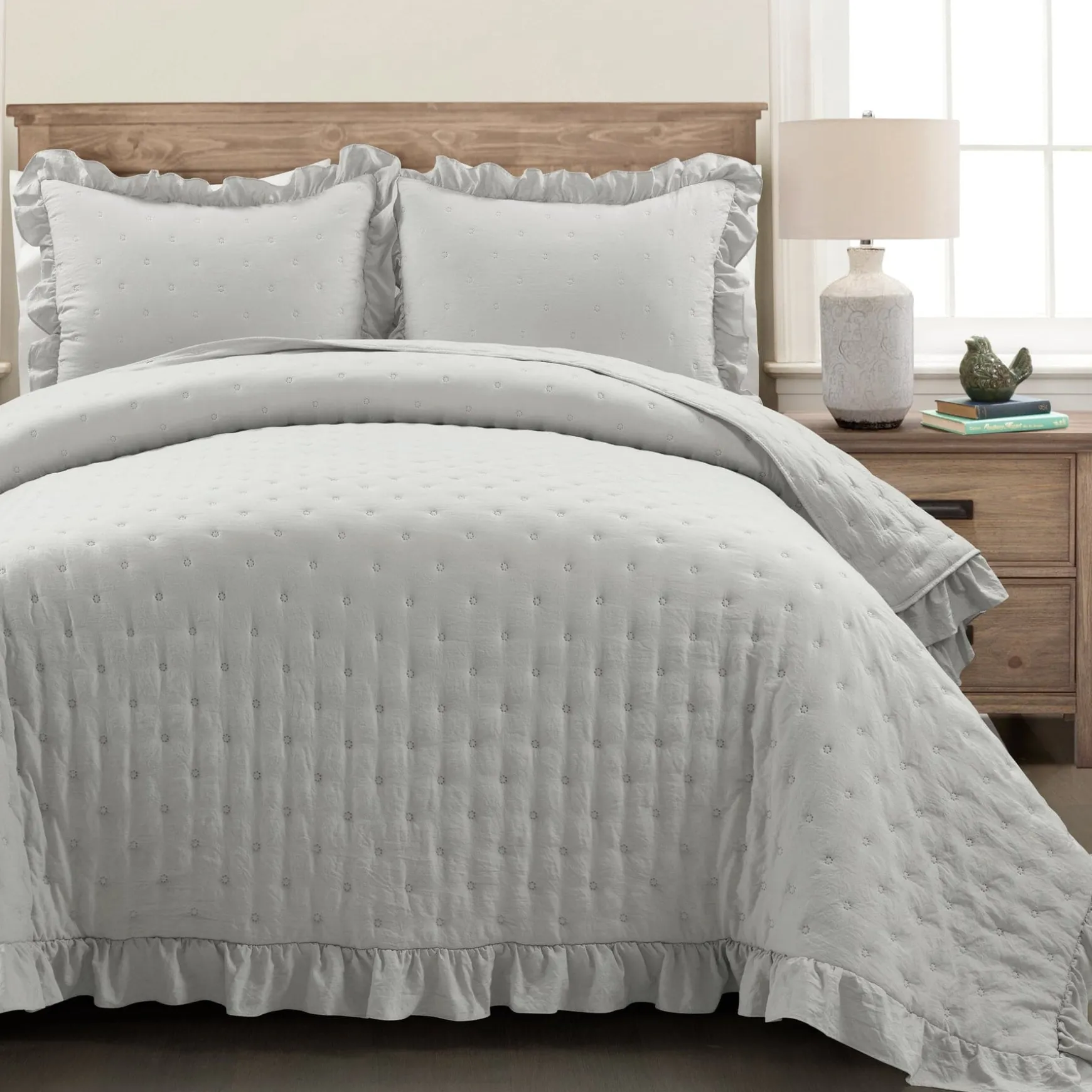 Reyna Ruffle Reversible Oversized 3 Piece Quilt Set