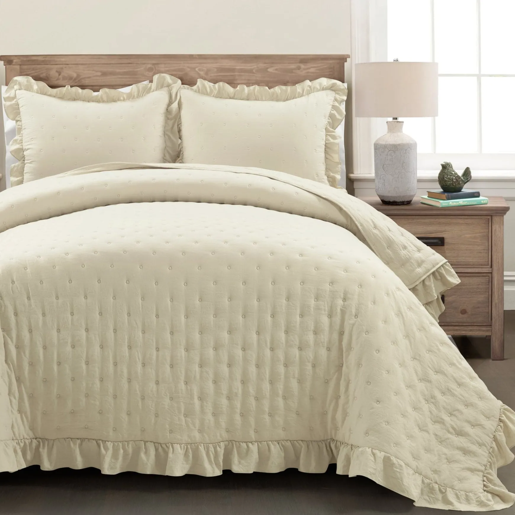 Reyna Ruffle Reversible Oversized 3 Piece Quilt Set