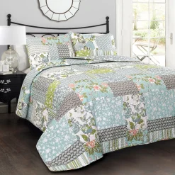 Roesser Quilt 3 Piece Set