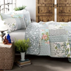 Roesser Quilt 3 Piece Set