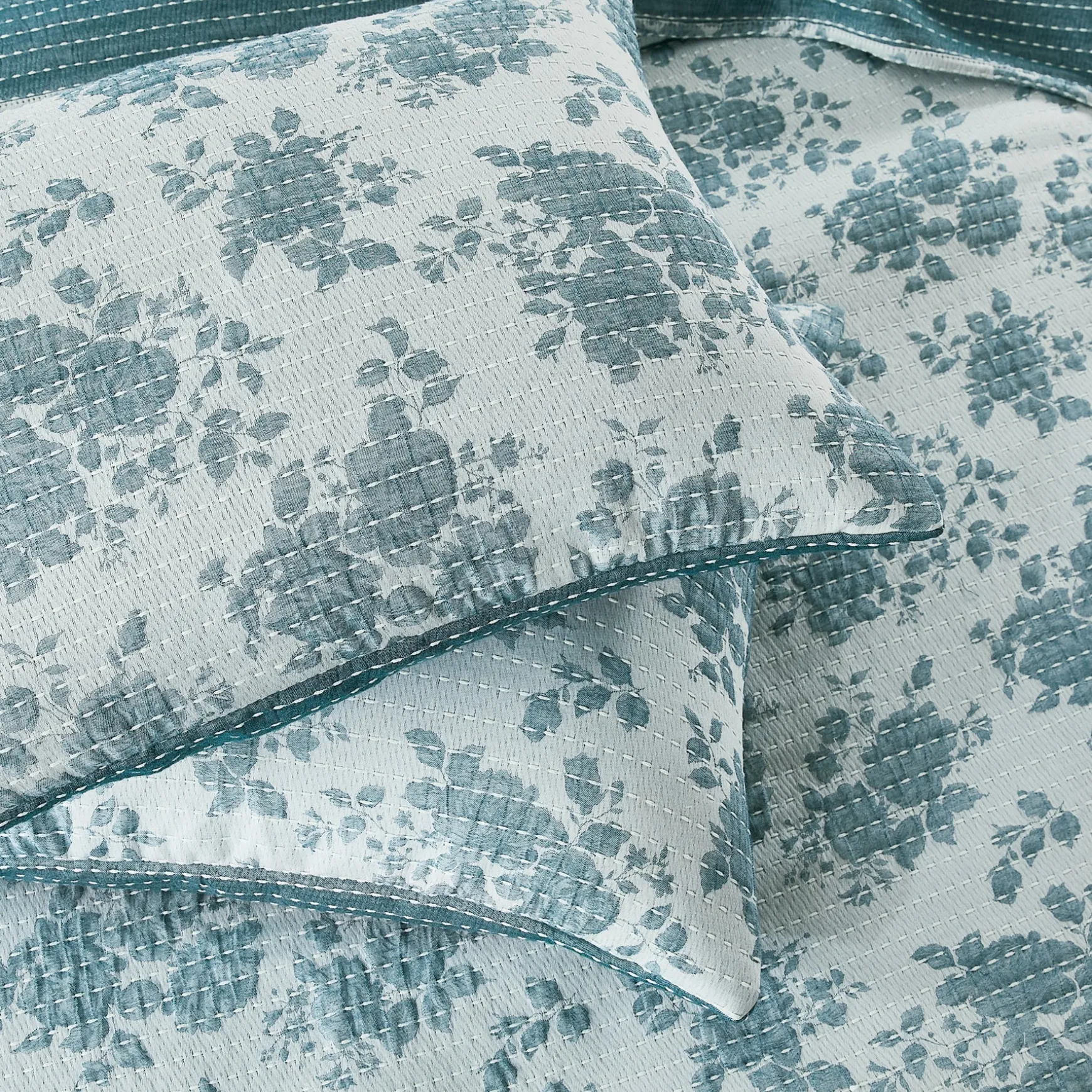 Rose Garden Pick Stitch Jacquard Matelasse Coverlet Set