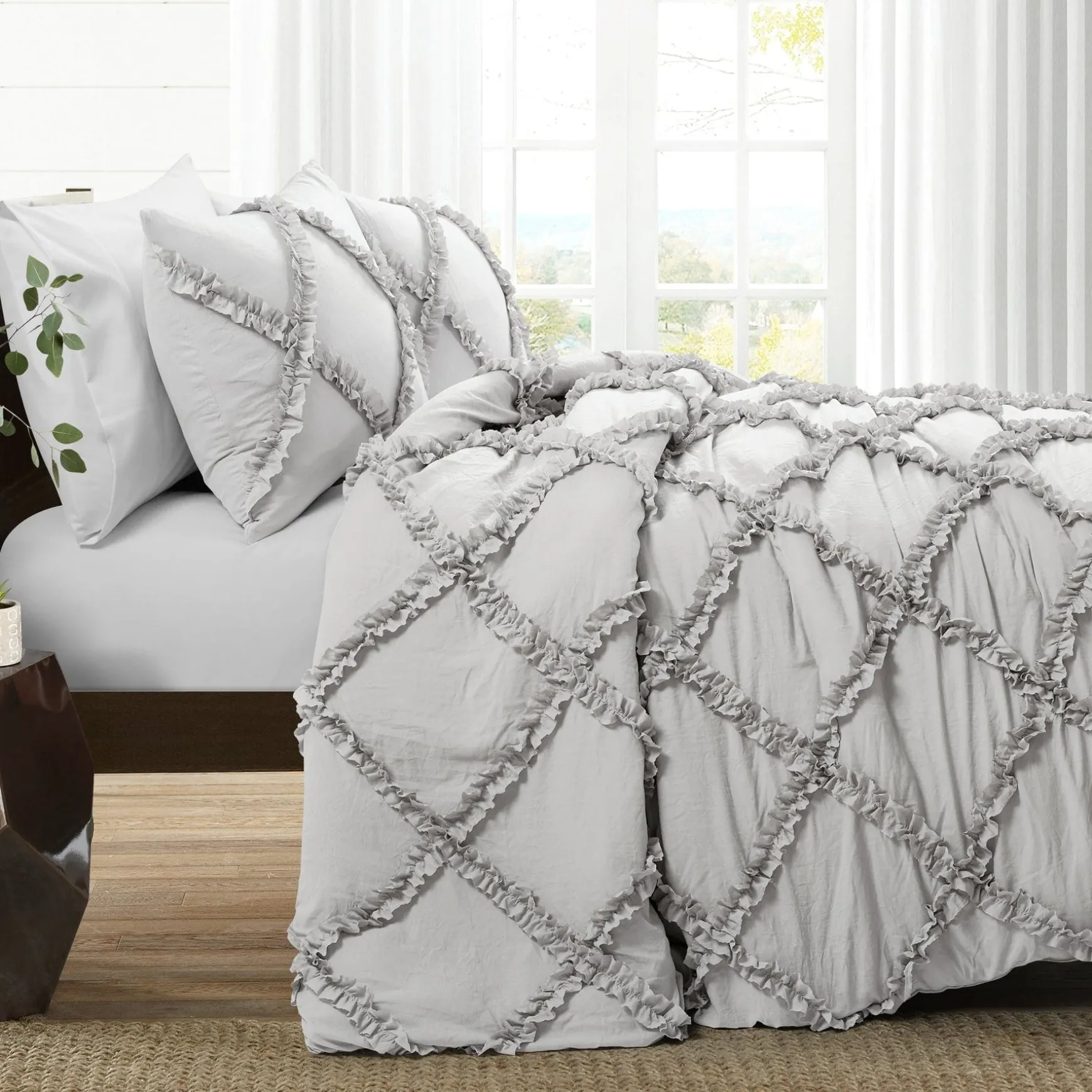 Ruffle Diamond 3 Piece Comforter Set