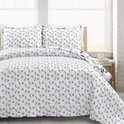 Scandinavian Floral Quilt 3 Piece Set
