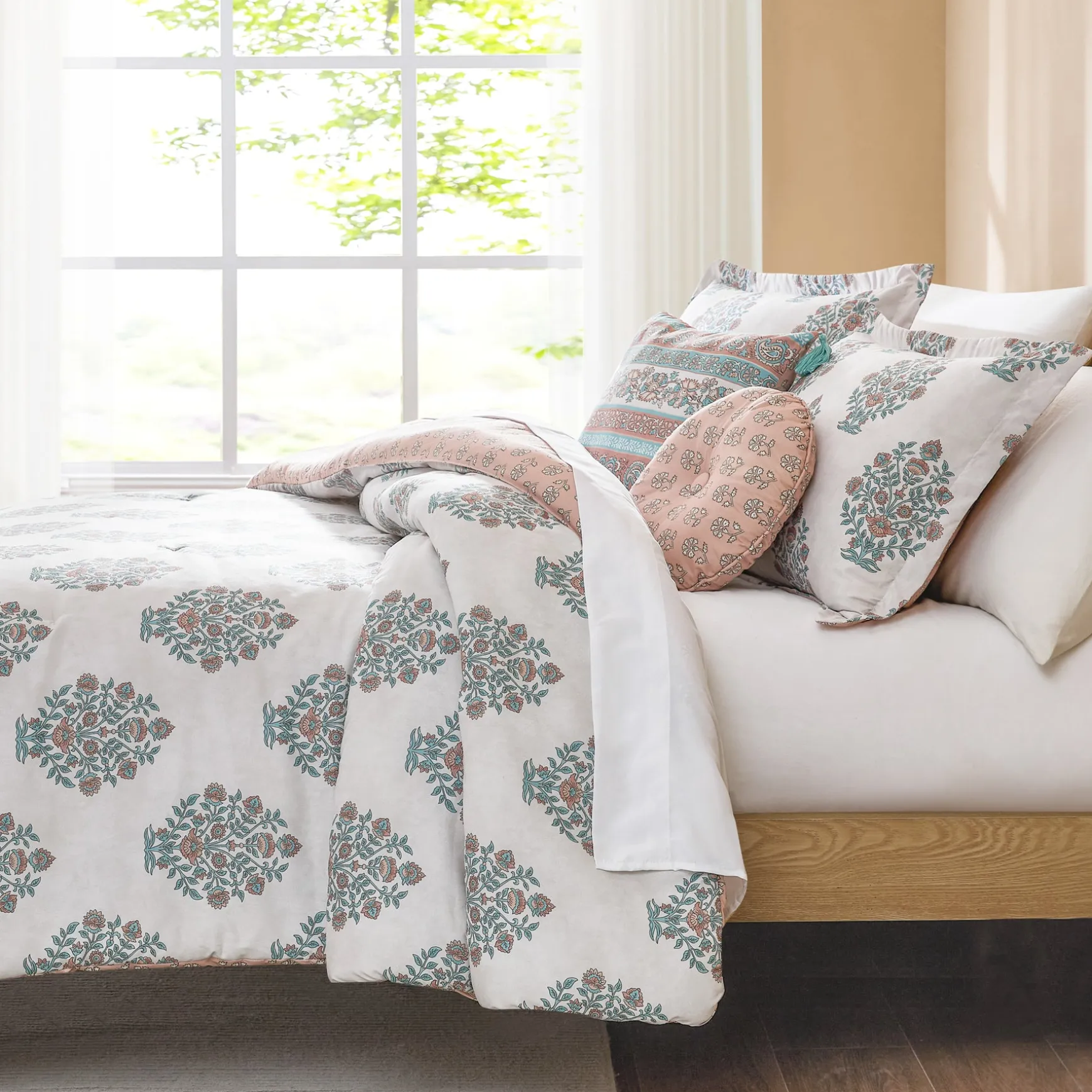 Sofia Flower Block Bouquet Comforter 5Pc Set