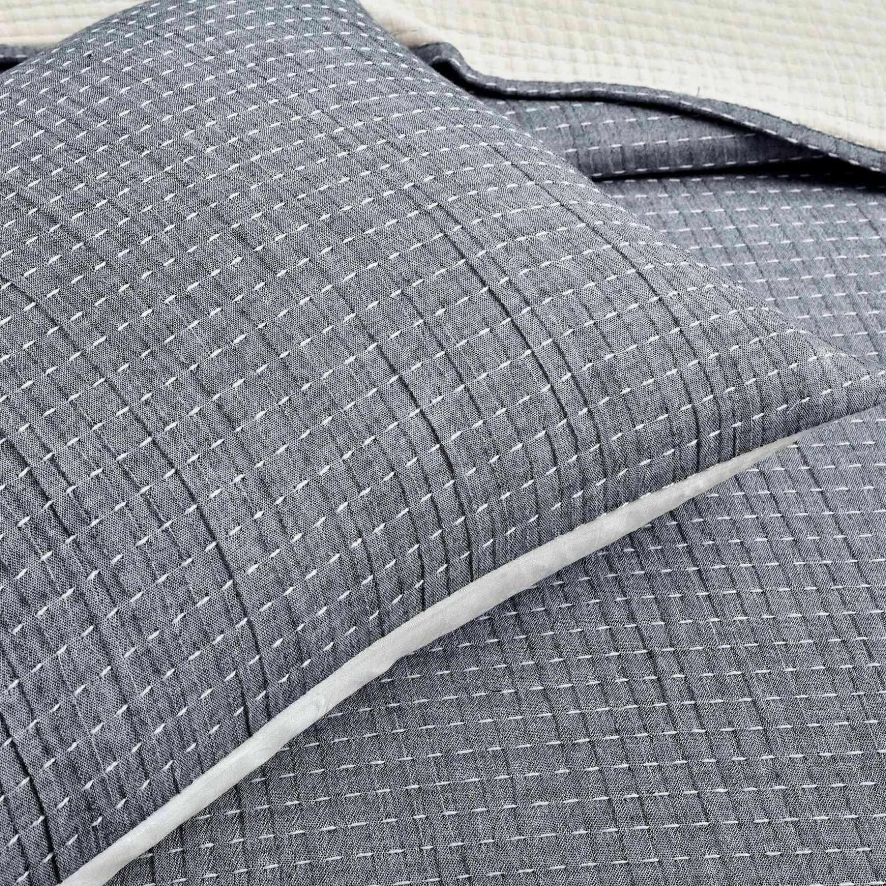 Solid Kantha Pick Stitch Yarn Dyed Cotton Woven Quilt/Coverlet Set