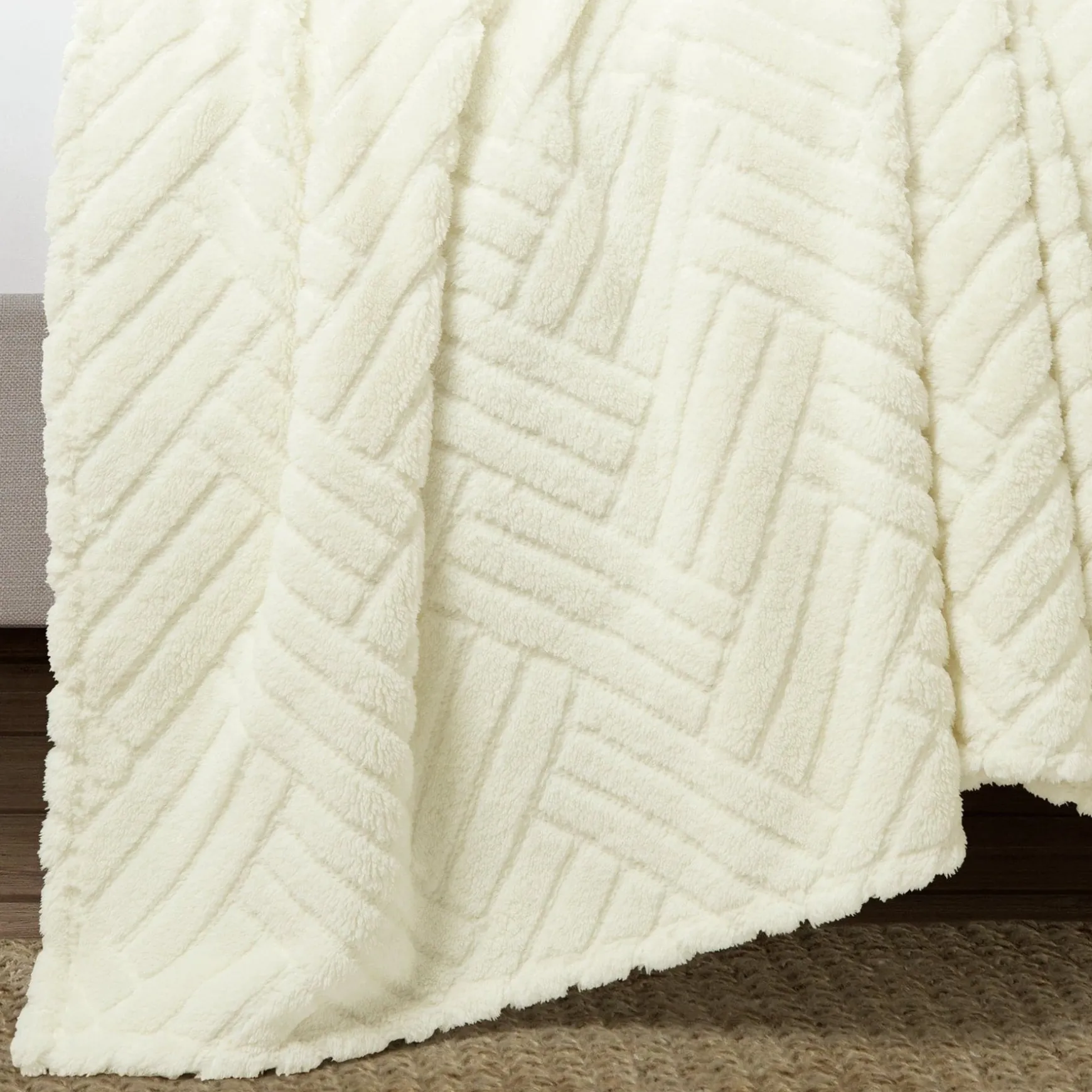 Super Cozy Ultra Soft Sherpa Jacquard Geo Blanket/Bedspread